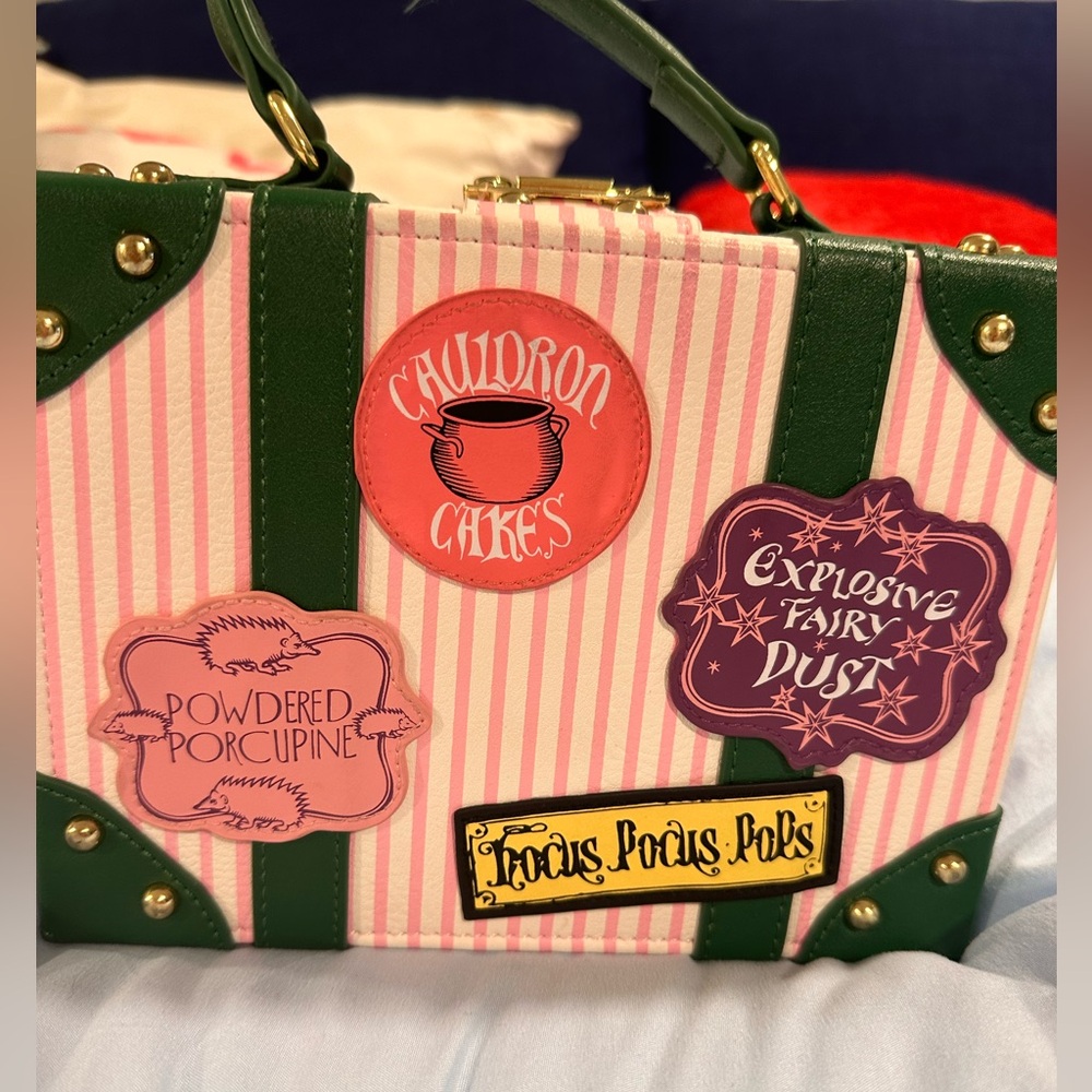 NWOT Harry Potter Honey dukes trunk bag